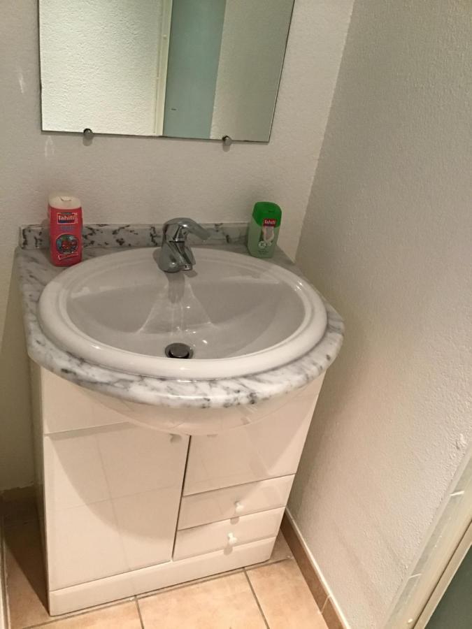 Appartement 3 Min A Pied Du Centre D'Uzes Parking Piscine Luaran gambar