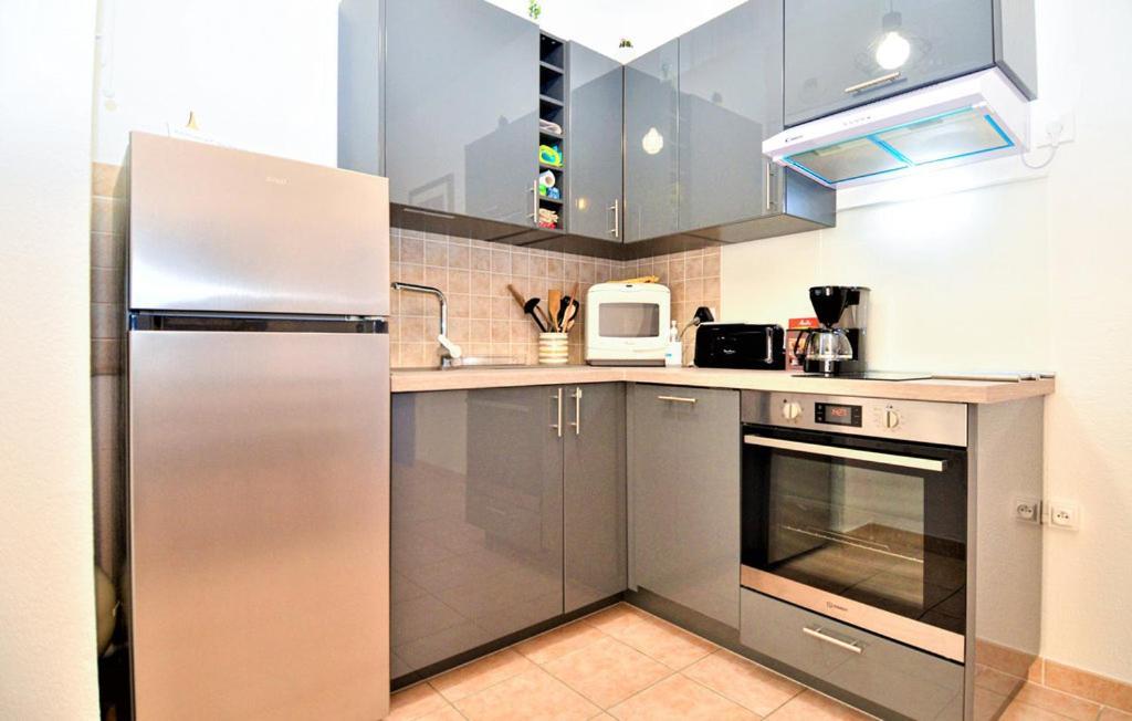 Appartement 3 Min A Pied Du Centre D'Uzes Parking Piscine Luaran gambar